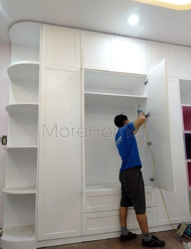 Sở hữu ngay cho mình mẫu tủ quần áo gỗ ao cấp màu trắng sang chảnh phù hợp cho phòng ngủ, phòng thay đồ diện tích lớn