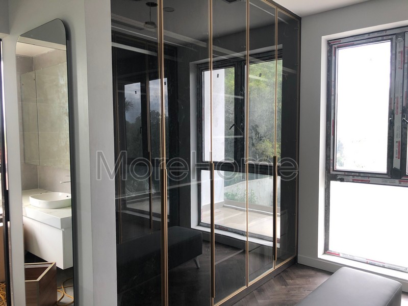 thiết kế tủ áo cánh kính hiện đại